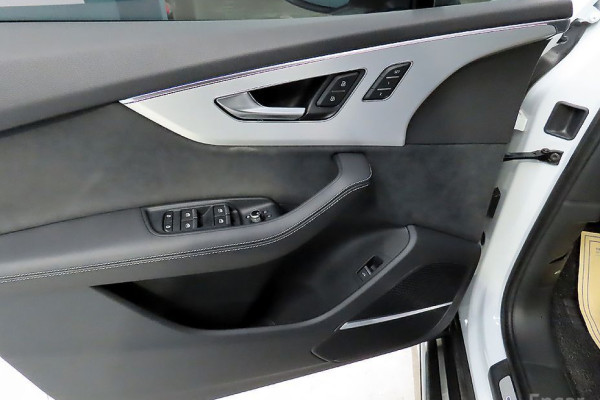 2023 Audi Q7 с пробегом 29 400 км