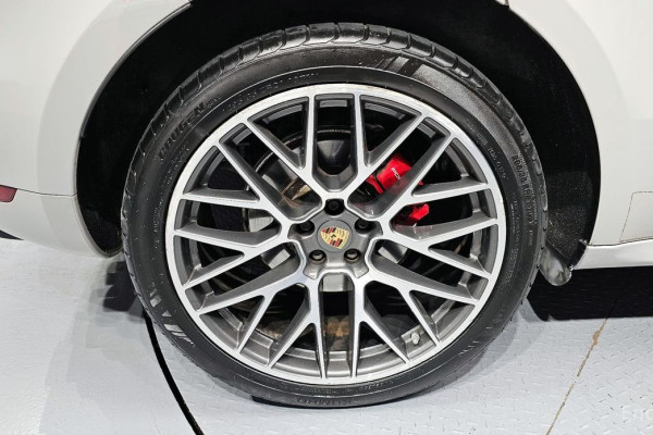 2021 Porsche Macan с пробегом 48 865 км