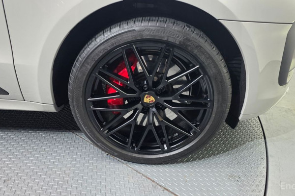 2022 Porsche Macan с пробегом 46 195 км