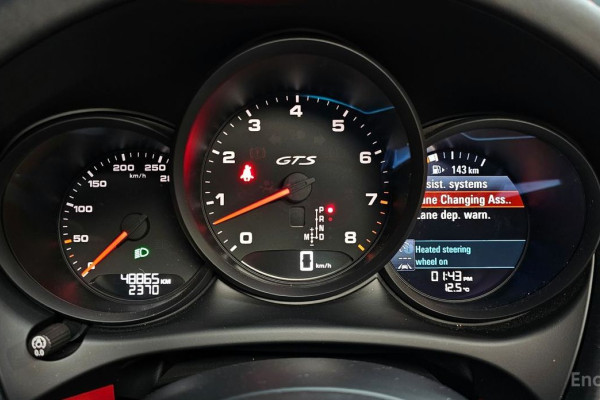 2021 Porsche Macan с пробегом 48 865 км