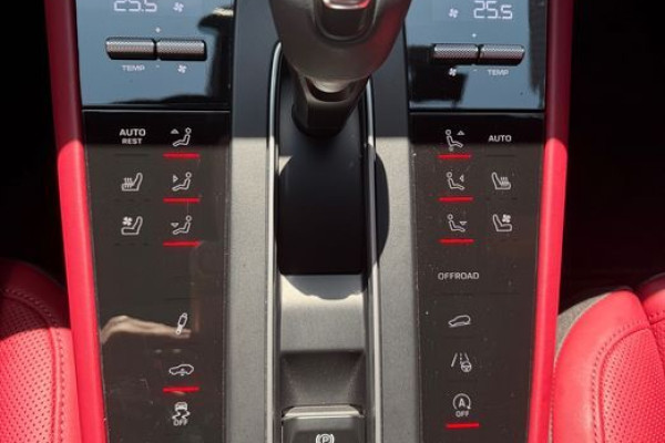 2022 Porsche Macan с пробегом 11 161 км