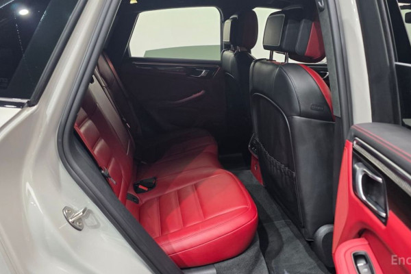 2022 Porsche Macan с пробегом 46 195 км