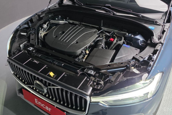 2021 Volvo XC60 с пробегом 22 842 км