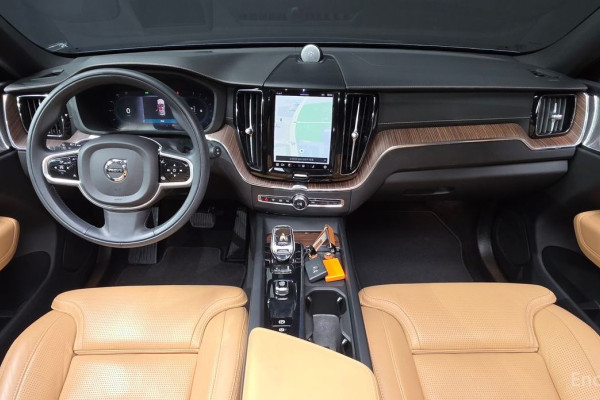 2021 Volvo XC60 с пробегом 22 842 км