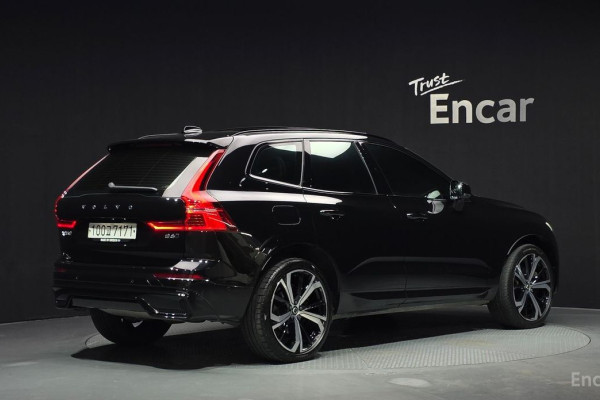 2021 Volvo XC60 с пробегом 33 635 км