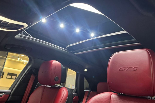 2022 Porsche Macan с пробегом 46 195 км