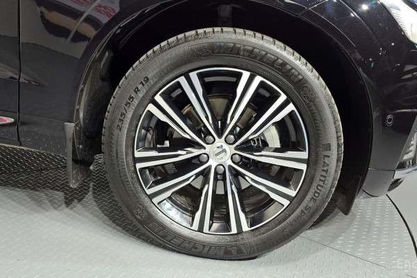 2022 Volvo XC60 с пробегом 59 258 км