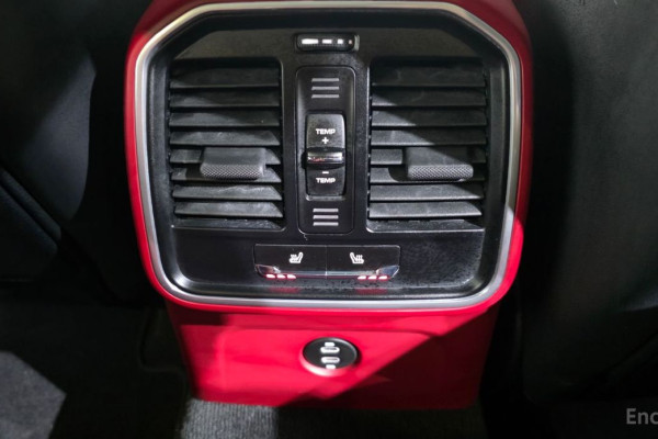 2022 Porsche Macan с пробегом 46 195 км