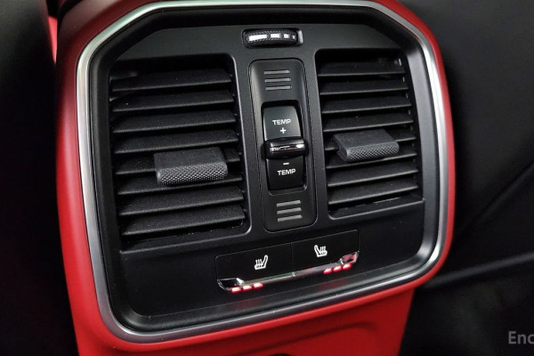 2022 Porsche Macan с пробегом 19 871 км