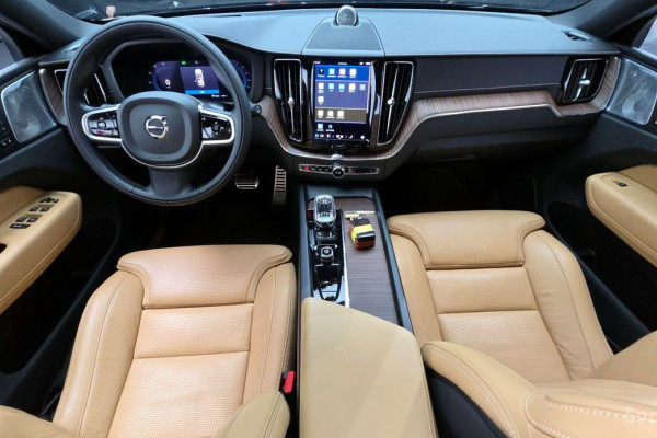 2022 Volvo XC60 с пробегом 59 258 км