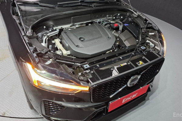 2021 Volvo XC60 с пробегом 33 635 км