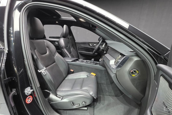 2021 Volvo XC60 с пробегом 33 635 км