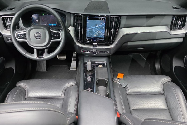 2021 Volvo XC60 с пробегом 33 635 км