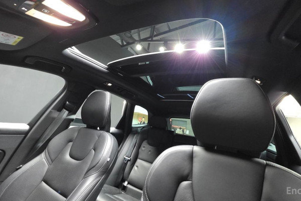 2021 Volvo XC60 с пробегом 33 635 км