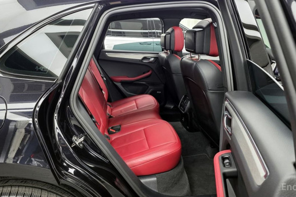 2023 Porsche Macan с пробегом 26 056 км