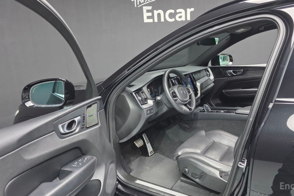 2021 Volvo XC60 с пробегом 33 635 км