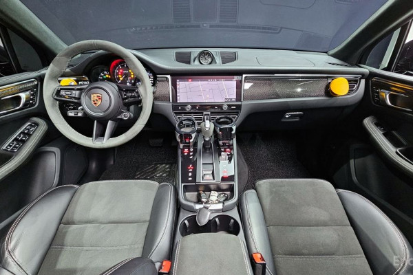 2023 Porsche Macan с пробегом 21 009 км