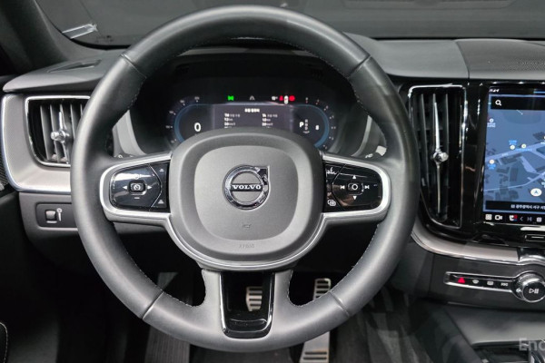 2021 Volvo XC60 с пробегом 33 635 км