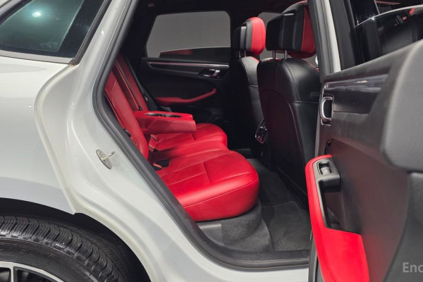 2021 Porsche Macan с пробегом 47 922 км