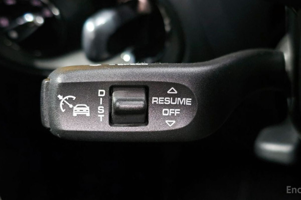 2023 Porsche Macan с пробегом 21 009 км