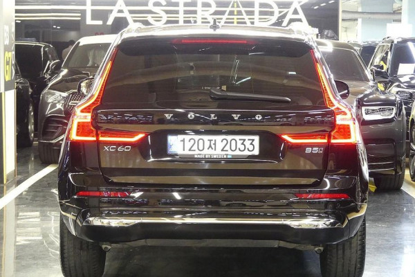 2022 Volvo XC60 с пробегом 48 636 км