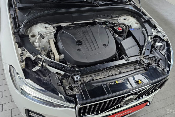 2022 Volvo XC60 с пробегом 29 655 км