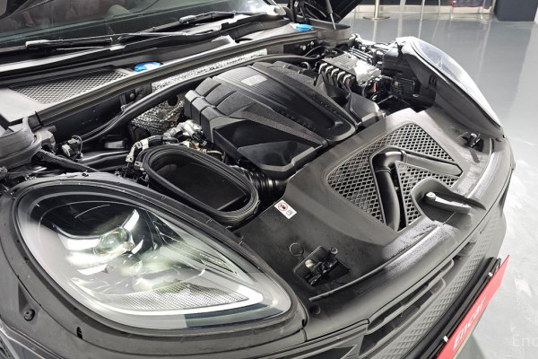 2023 Porsche Macan с пробегом 28 953 км