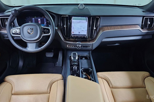 2022 Volvo XC60 с пробегом 29 655 км