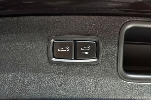 2023 Porsche Macan с пробегом 21 009 км