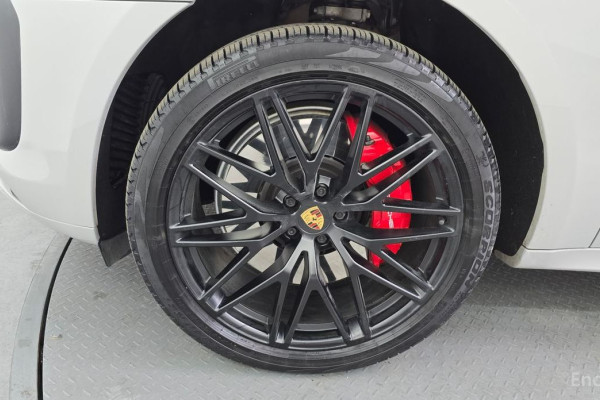 2022 Porsche Macan с пробегом 29 627 км