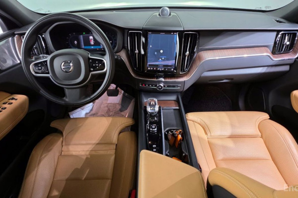 2021 Volvo XC60 с пробегом 38 430 км