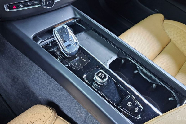 2022 Volvo XC60 с пробегом 29 655 км