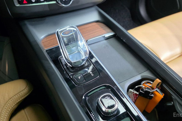 2021 Volvo XC60 с пробегом 38 430 км