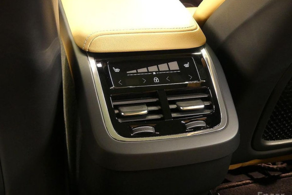 2022 Volvo XC60 с пробегом 48 636 км