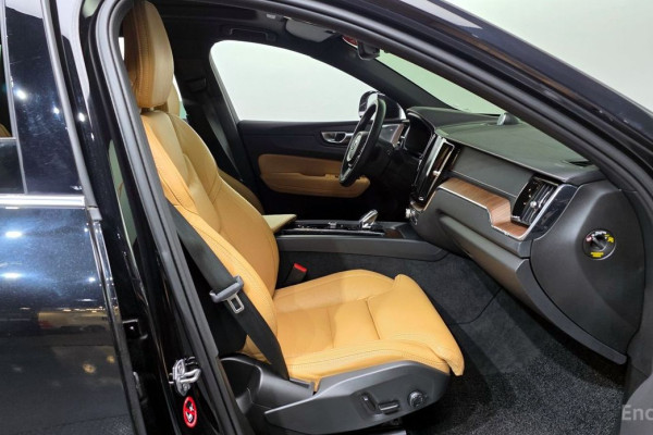 2021 Volvo XC60 с пробегом 38 430 км