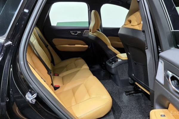 2021 Volvo XC60 с пробегом 38 430 км