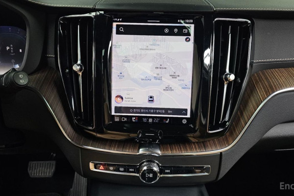 2022 Volvo XC60 с пробегом 29 655 км