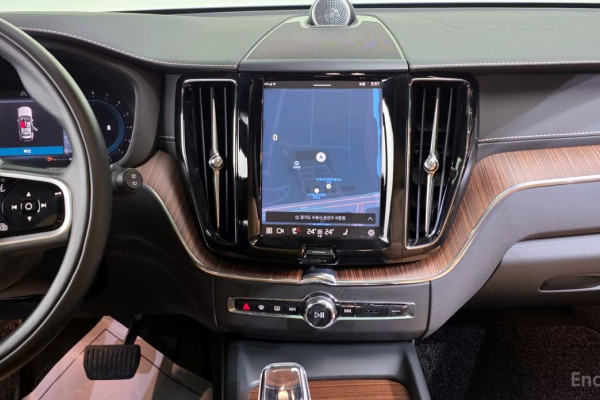 2021 Volvo XC60 с пробегом 38 430 км