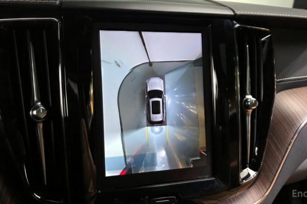 2021 Volvo XC60 с пробегом 38 430 км