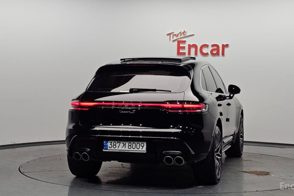 2022 Porsche Macan с пробегом 17 629 км