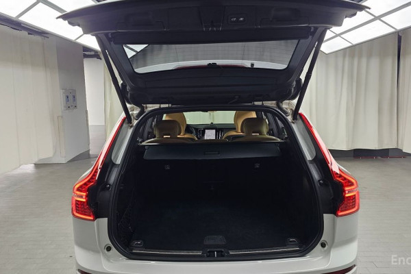 2022 Volvo XC60 с пробегом 29 655 км