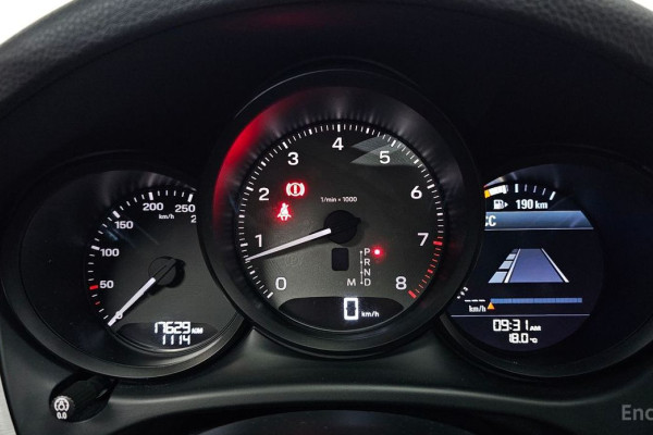 2022 Porsche Macan с пробегом 17 629 км