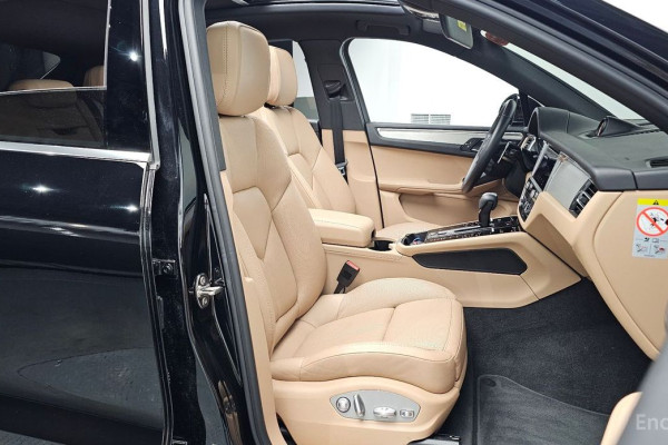 2022 Porsche Macan с пробегом 17 629 км