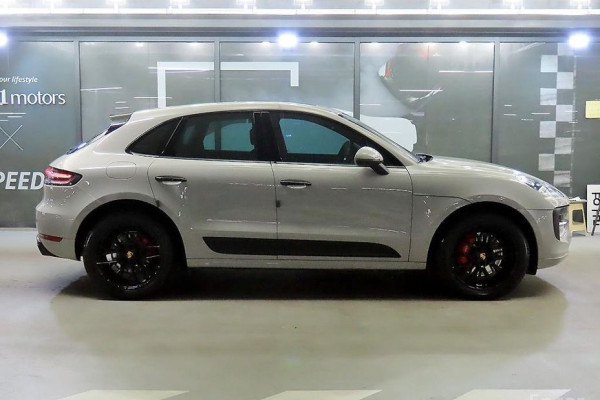 2020 Porsche Macan с пробегом 29 702 км