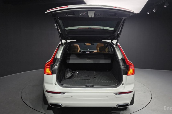 2021 Volvo XC60 с пробегом 18 952 км