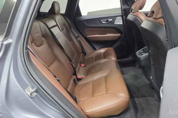 2021 Volvo XC60 с пробегом 55 341 км