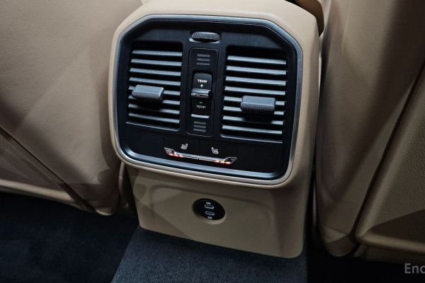 2022 Porsche Macan с пробегом 17 629 км