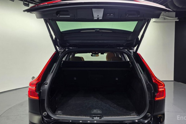 2021 Volvo XC60 с пробегом 38 430 км