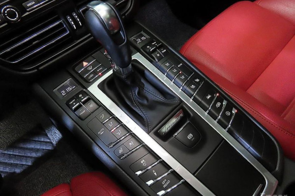 2020 Porsche Macan с пробегом 29 702 км