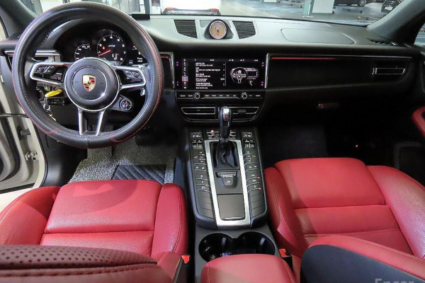 2020 Porsche Macan с пробегом 29 702 км
